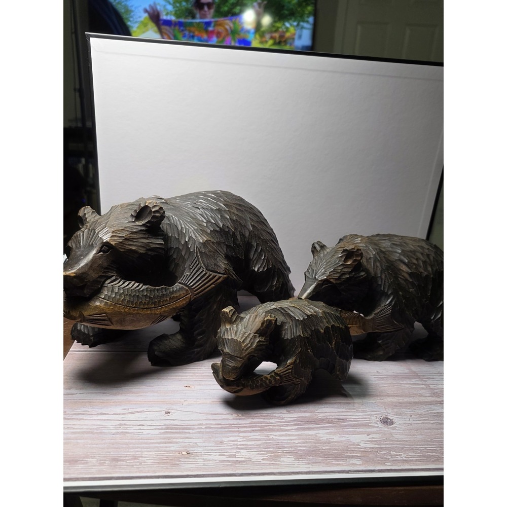 Wood carved bear family figurine set, Japanese Ainu style, Hokkaido from 1960's